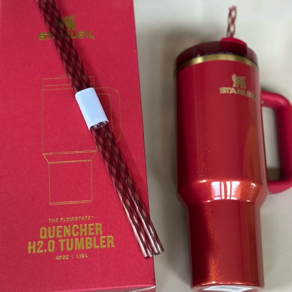 Stanley Scarlet Tinsel 40oz Limited Edition Holiday Tumbler - Picture 6 of 9